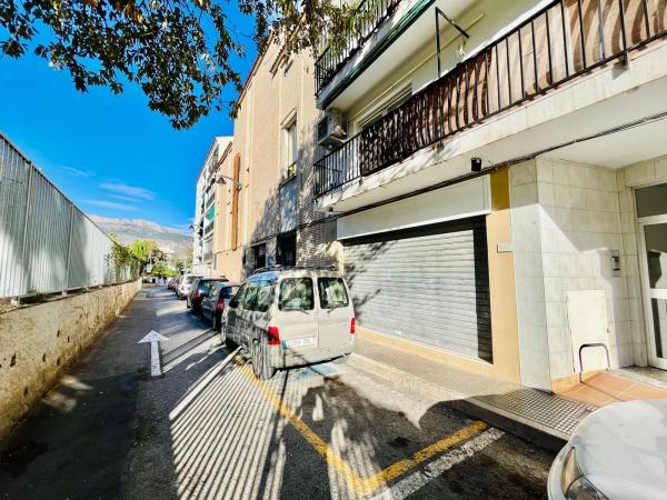 Local en calle Ferrocarril, 6