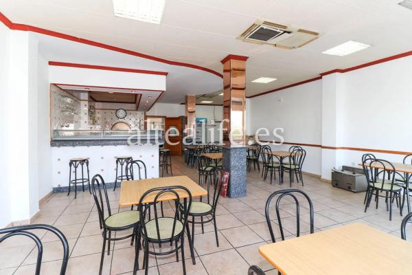 Local en avenida de valencia