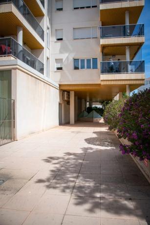 Local en calle Conde de Altea, 68