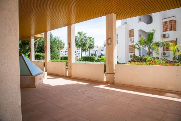 Local en calle Conde de Altea, 68