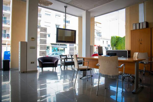 Local en calle Conde de Altea, 68