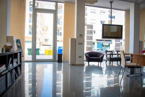 Local en calle Conde de Altea, 68