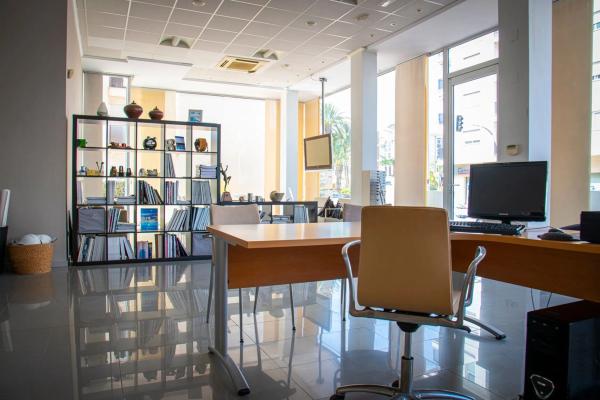 Local en calle Conde de Altea, 68