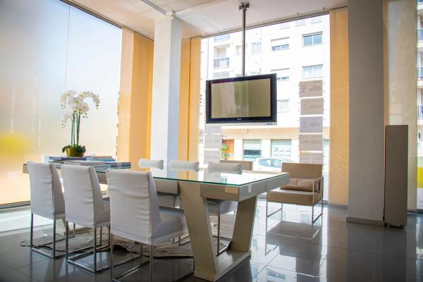 Local en calle Conde de Altea, 68