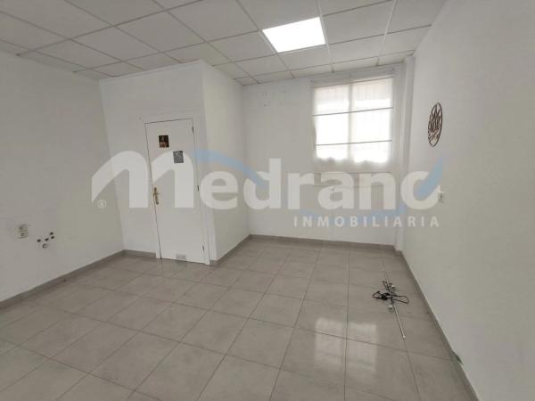 Local en avenida Juan Fuster Zaragoza