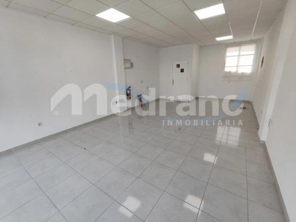 Local en avenida Juan Fuster Zaragoza