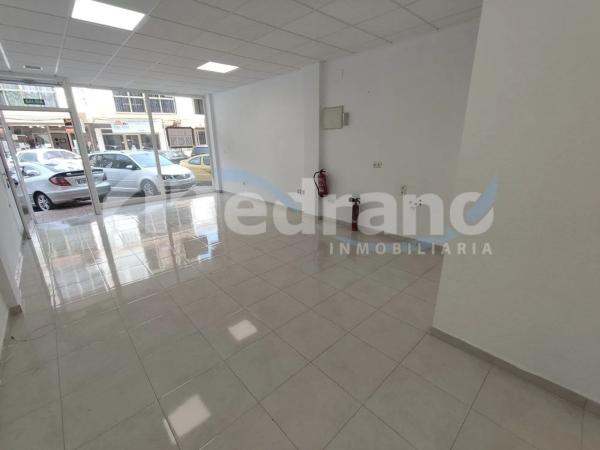 Local en avenida Juan Fuster Zaragoza