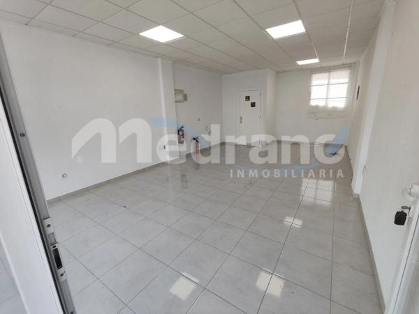 Local en avenida Juan Fuster Zaragoza