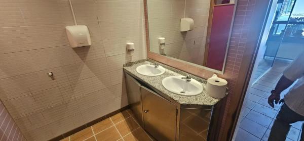 Local en Pueblo Levante