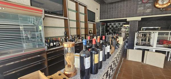 Local en Pueblo Levante