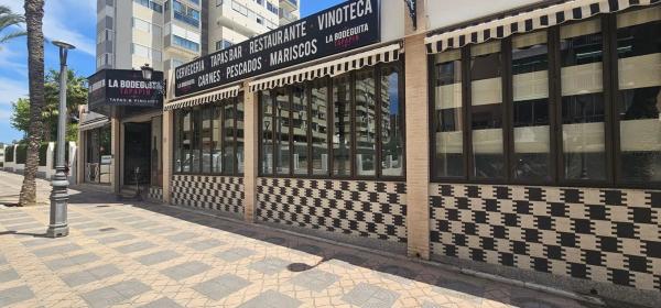 Local en Pueblo Levante