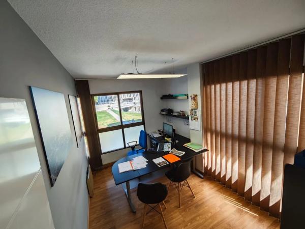 Local en Pueblo Levante