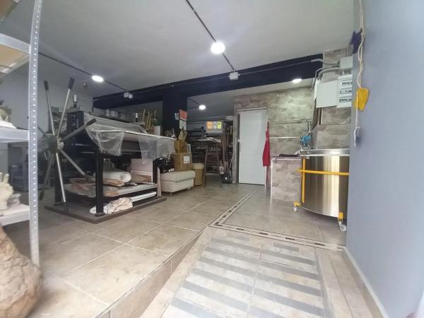 Local en Pueblo Poniente