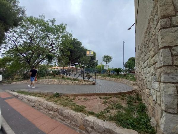 Local en Pueblo Poniente