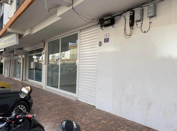 Local en avenida Juan Fuster Zaragoza