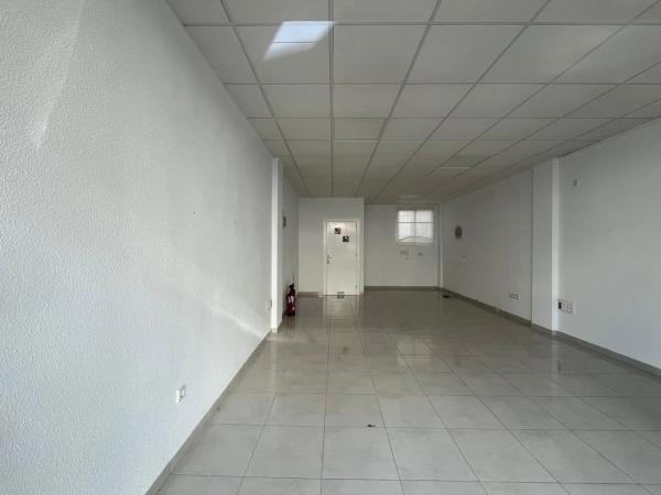 Local en avenida Juan Fuster Zaragoza