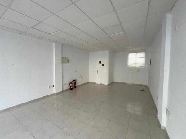 Local en avenida Juan Fuster Zaragoza