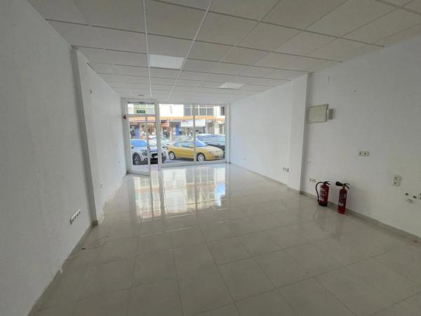 Local en avenida Juan Fuster Zaragoza