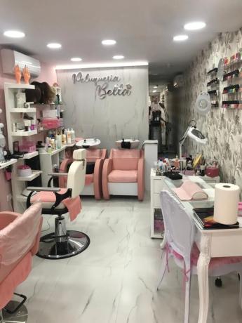 Local en Pueblo Levante