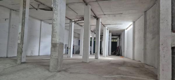 Nave en Pueblo Poniente