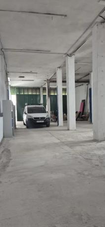 Nave en Pueblo Poniente