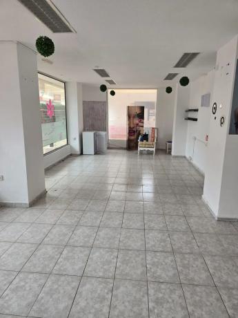 Local en avenida del Mediterráneo, 60