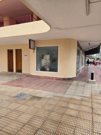 Local en avenida del Mediterráneo, 60