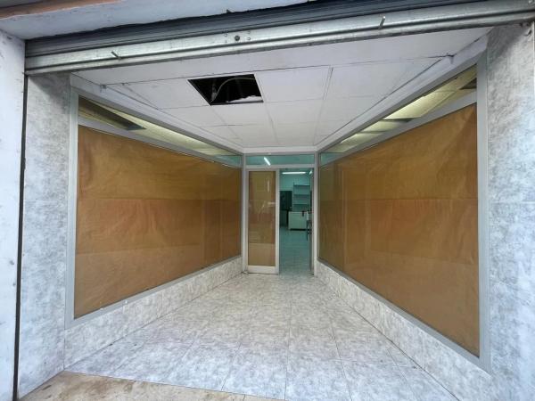 Local en calle Maravall, 30