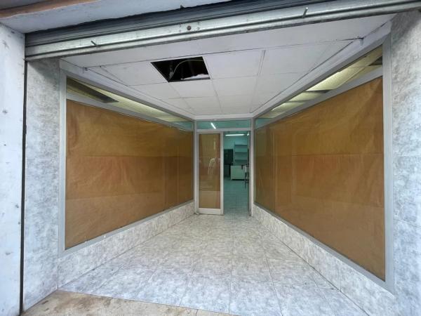 Local en calle Maravall, 30