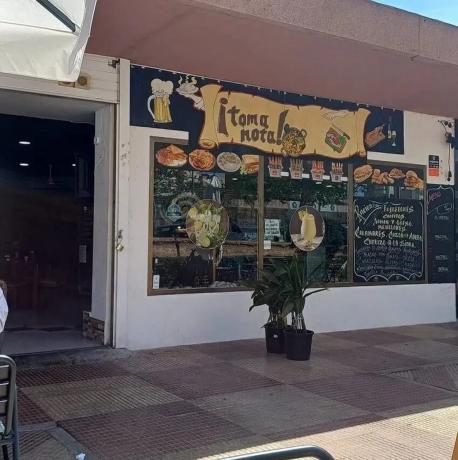 Local en Pueblo Levante