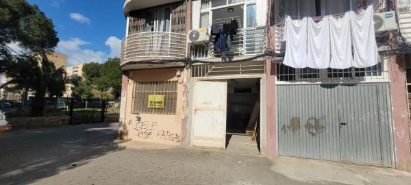 Local en avenida de Francia, 7