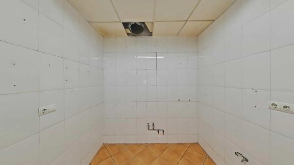 Local en calle de la Torre les Maçanes, 12