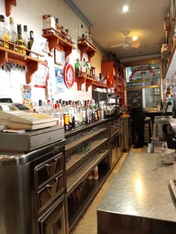 Local en Pueblo Levante