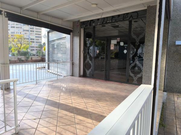 Local en calle de la Torre les Maçanes, 12