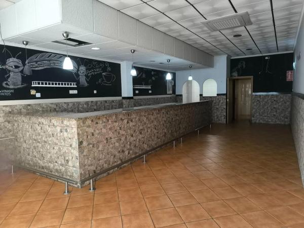 Local en calle de la Torre les Maçanes, 12