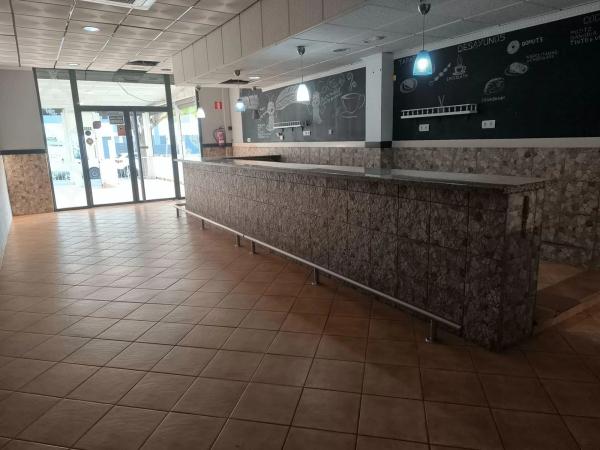 Local en calle de la Torre les Maçanes, 12