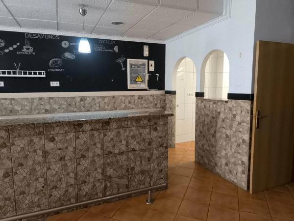 Local en calle de la Torre les Maçanes, 12