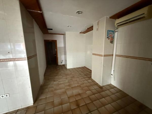 Local en avenida del Doctor Orts Llorca