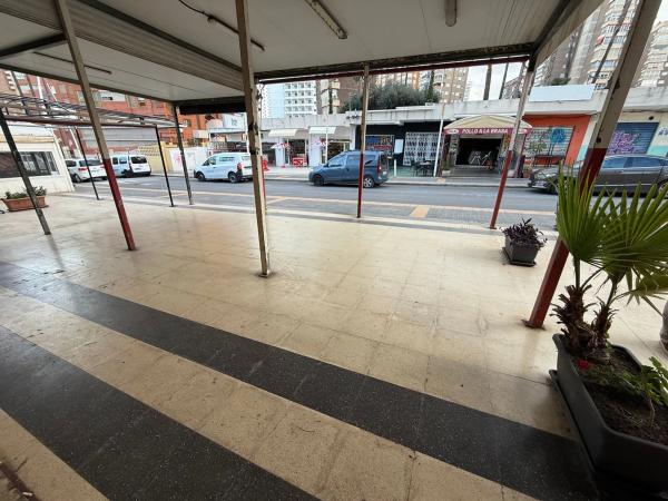 Local en avenida del Doctor Orts Llorca