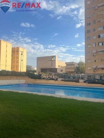 Local en avenida de Holanda