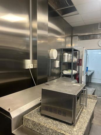 Local en avenida Beniardá