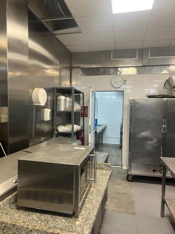 Local en avenida Beniardá