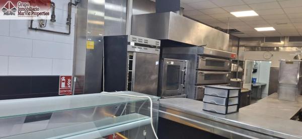 Local en Pueblo Levante