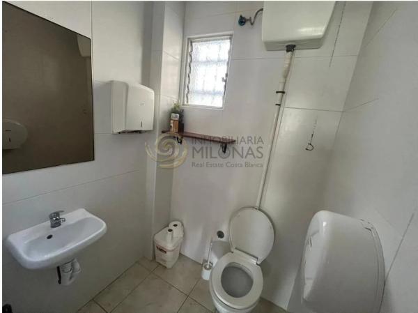 Local en Pueblo Levante