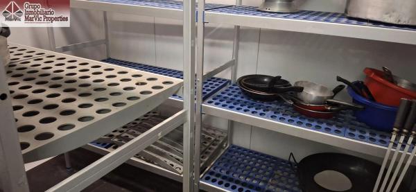 Local en Pueblo Levante