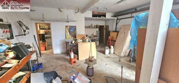 Local en Pueblo Levante