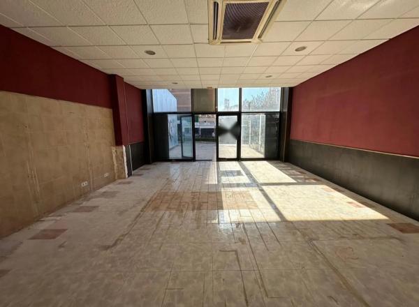 Local en Pueblo Levante