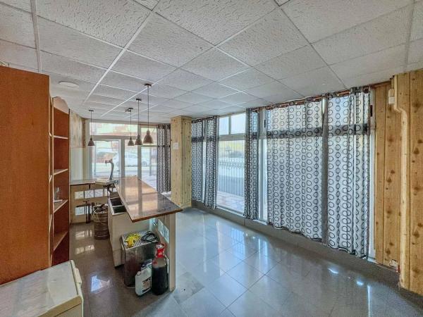 Local en Barrio Zona Sierra Helada