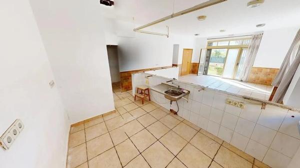 Local en calle Noruega