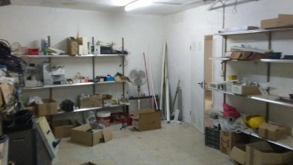 Local en calle de Tomàs Ortuño, 100 -102